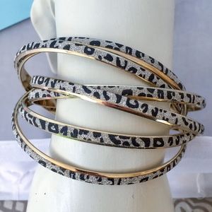 6 Bangle Bracelets Connected Cheetah Pattern